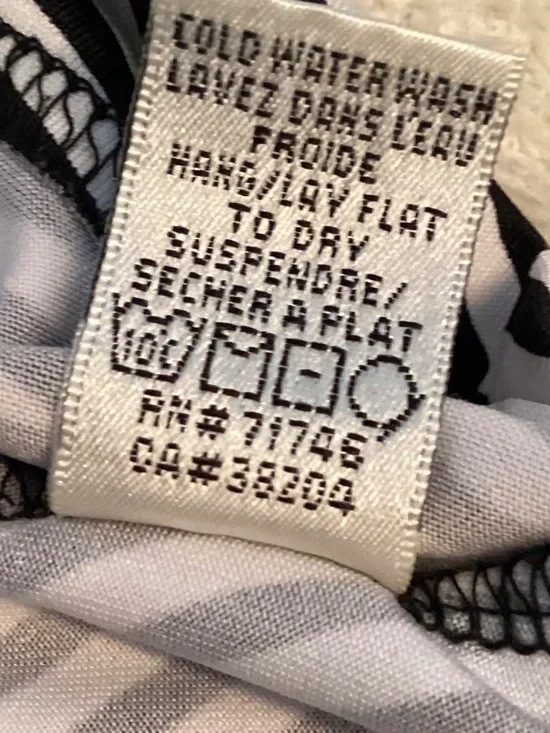 SPORT HALEY… black and white, striped top, geometric pattern, size medium - Picture 7 of 7